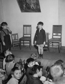 Русские мальчики до 7 лет, воспитанники детского сада под Сталинградом.
