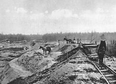 2483 верста. Пополнение просадки насыпи на реке Моховой. Строительный период 1910 г.