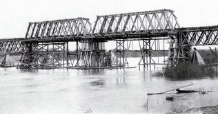 Мост через реку Клязьму (фасад среднего пролета)