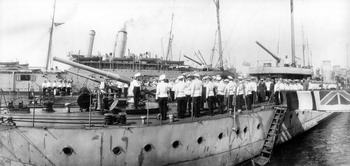 Николай II посещает эсминец 'Дерзкий' в Севастополе, май 1916 г.