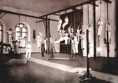 Гимнастический зал - занятия гимнастикой