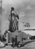 ВДНХ. Статуя Красноармейца.