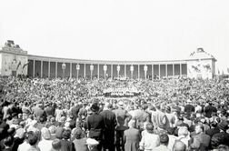 Вид площади во время митинга по случаю принятия Эстонии в состав СССР.