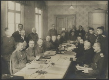Во время переговоров в Брест-Литовске.