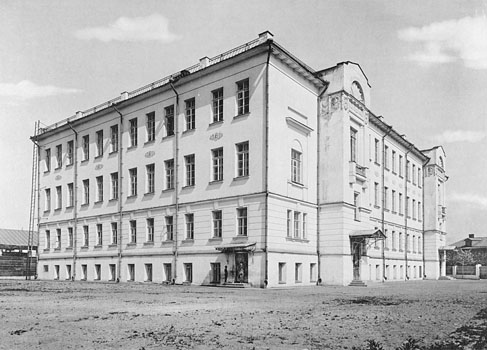 Фотография училищного здания на Коломенке