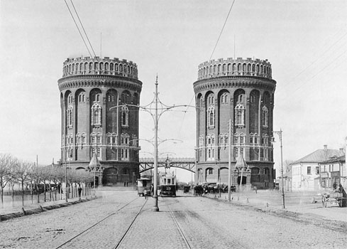 Фотография Крестовских водонапорных башен у Крестовской заставы