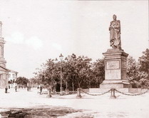 Соборная площадь. Памятник М.С. Воронцову 1880-е гг