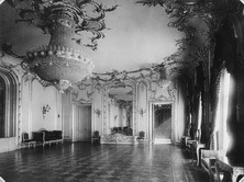 Парадный зал во дворце принца Ольденбургского на Сергиевской улице. 1890-е гг.
