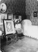 Спальня в доме А. В. Терликовой на Васильевском острове, 6-я линия. 1890-е гг.