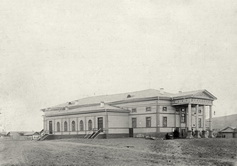 Здание театра в г. Красноярске
