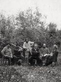 Группа красноярцев на охоте в Минусинском округе на р. Енисее.