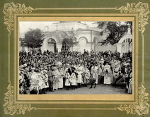 Первая мировая война. Миасс. Сбор пожертвований воинам. Снимок у Петропавловской церкви.
