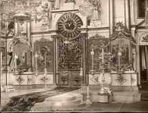 Иконостас в Троицком соборе.