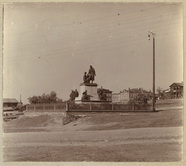 Памятник Демидову в Тагильском заводе