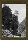 Военно-Осетинская дорога. Скала Фандарашт в Касарском ущелье.